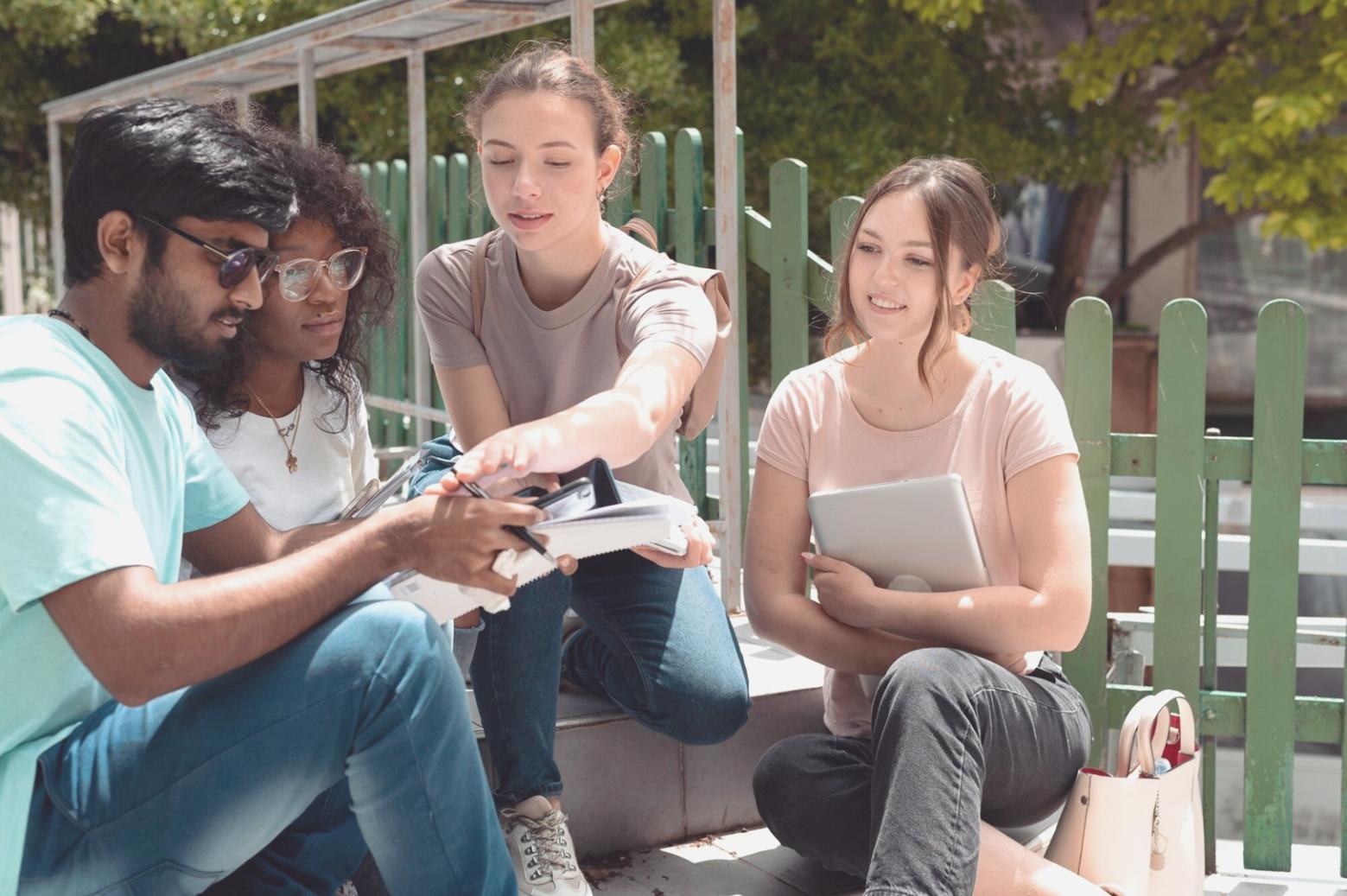 Interno del nostro studio fotografico professionale con sistema di illuminazione completo